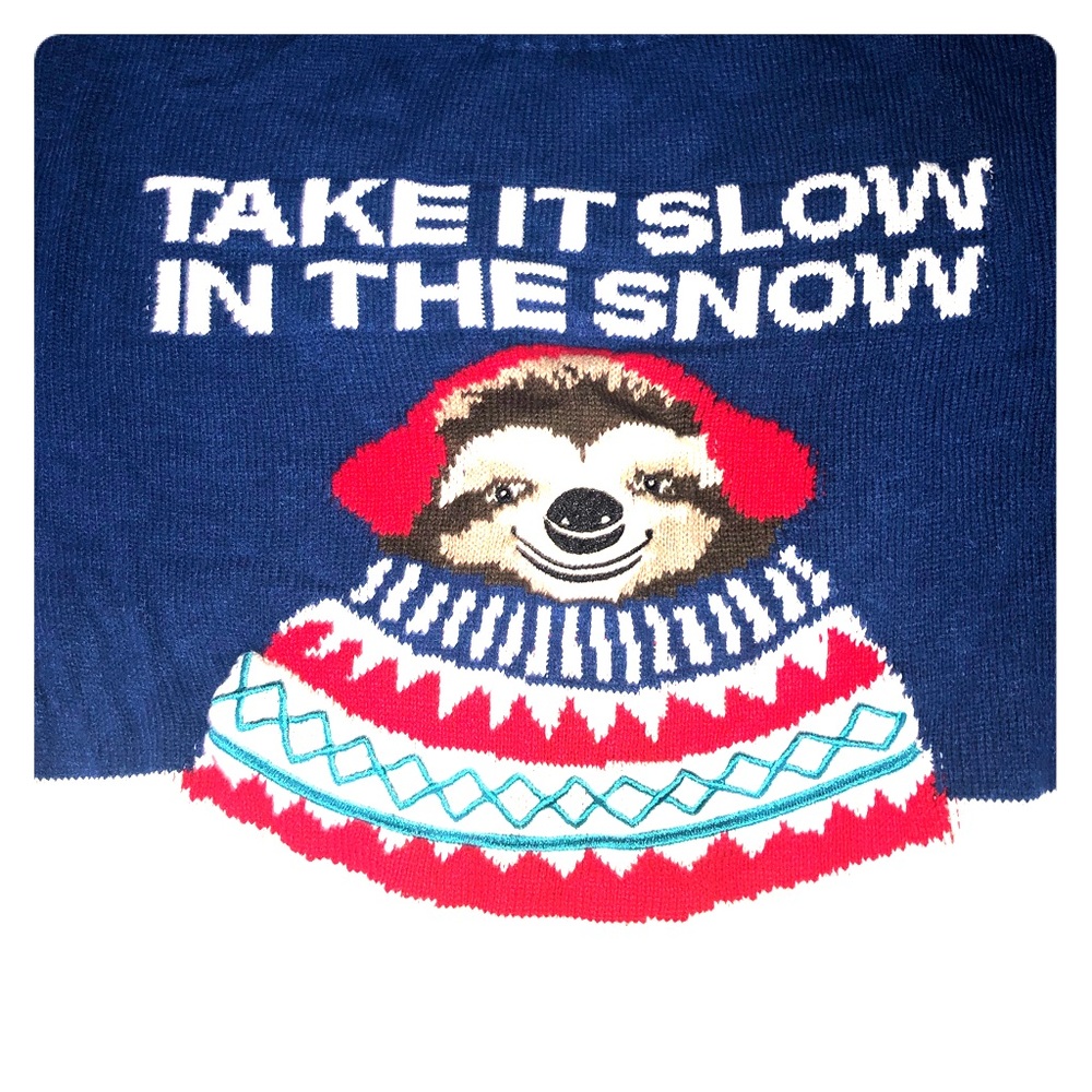Omg! SLOTH WOMENS CHRISTMAS SWEATER! So soft! Cute